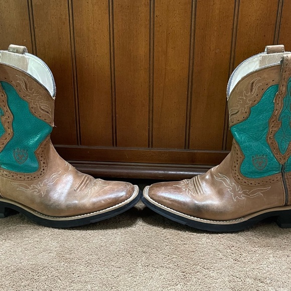 SIZE 7 ARIAT WOMENS COWBOY BOOTS SQ TOE GREEN AND BROWN WESTERN STYLE - Picture 10 of 11